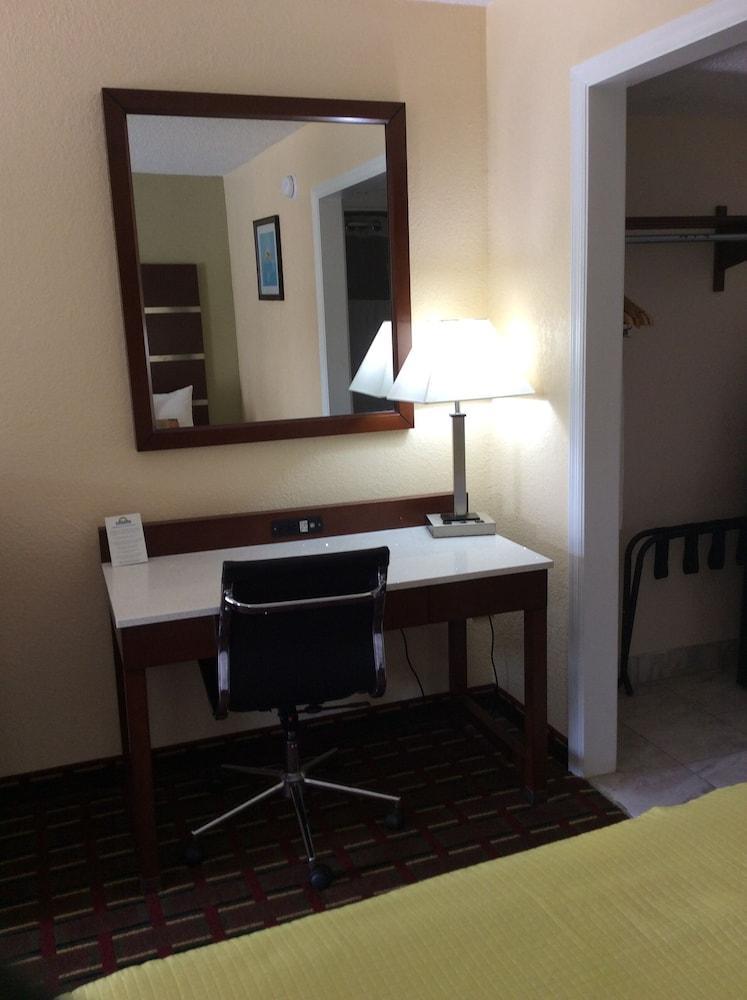 Days Inn By Wyndham Cornelia Extérieur photo